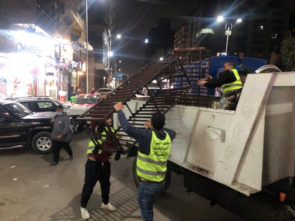 حملة مسائية بالدقى لرفع اشغالات الباعة (4) حملة مسائية بالدقى لرفع اشغالات الباعة (4)