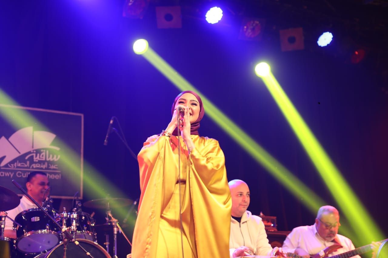 الفنانة هلا رشدى الفنانة هلا رشدى