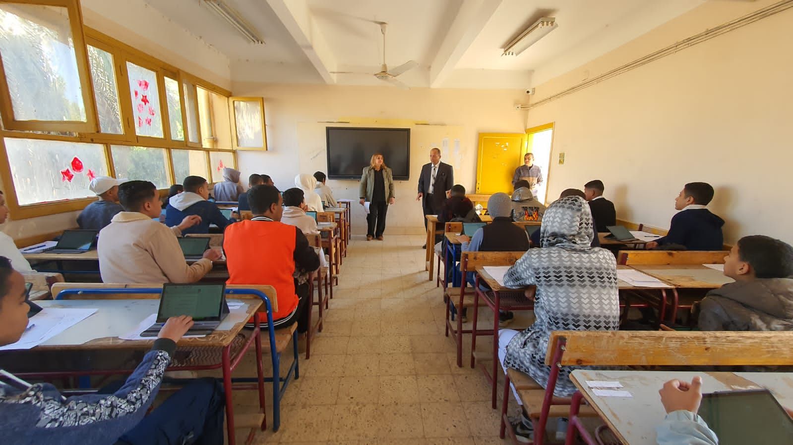 جانب من تفقد مدارس مدينة الأقصر جانب من تفقد مدارس مدينة الأقصر
