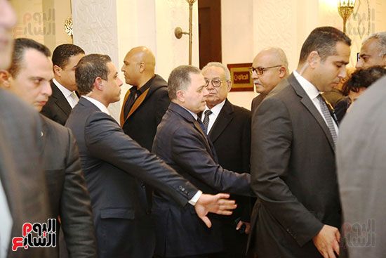 عزاء اللواء منصور العيسوى (3) عزاء اللواء منصور العيسوى (3)