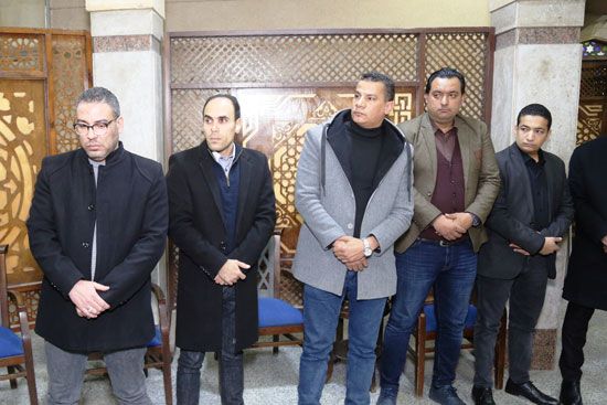 بدء تلقى العزاء فى الزميل الراحل علام عبد الغفار بمسجد الحامدية الشاذلية (5) بدء تلقى العزاء فى الزميل الراحل علام عبد الغفار بمسجد الحامدية الشاذلية (5)