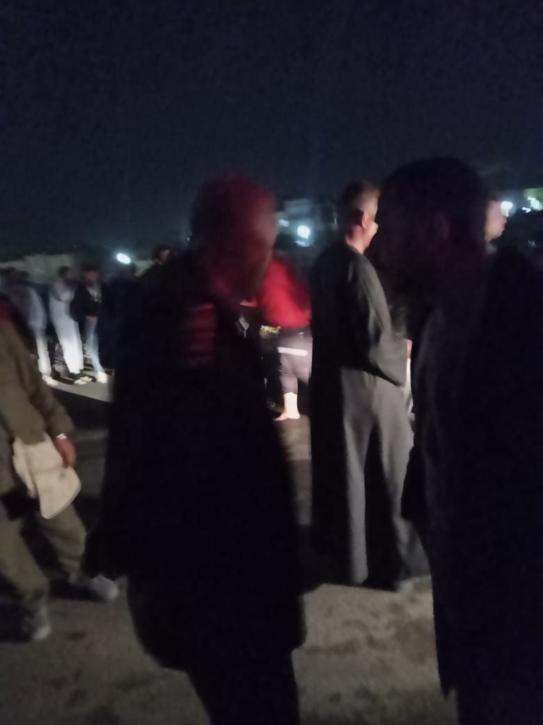 السيطرة على حريق بمخزن مواد غذائية (5) السيطرة على حريق بمخزن مواد غذائية (5)