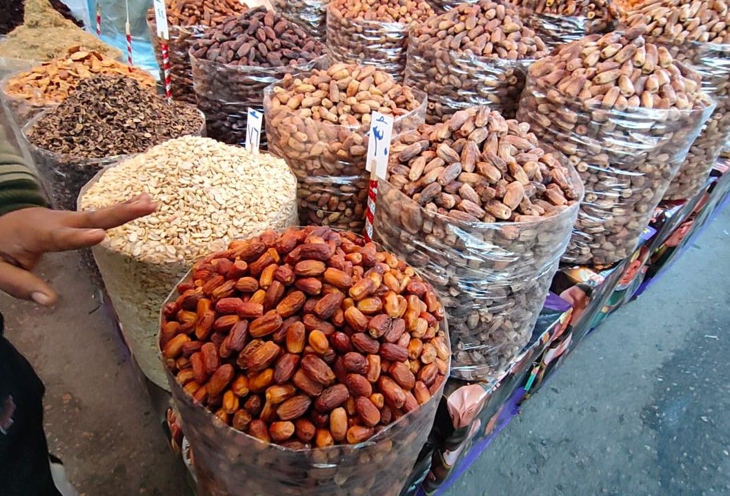 منتجات البلح في الأسواق منتجات البلح في الأسواق