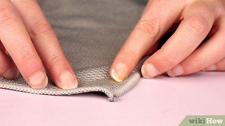 صورة عنوانها Do a Simple Coin Magic Trick Step 16