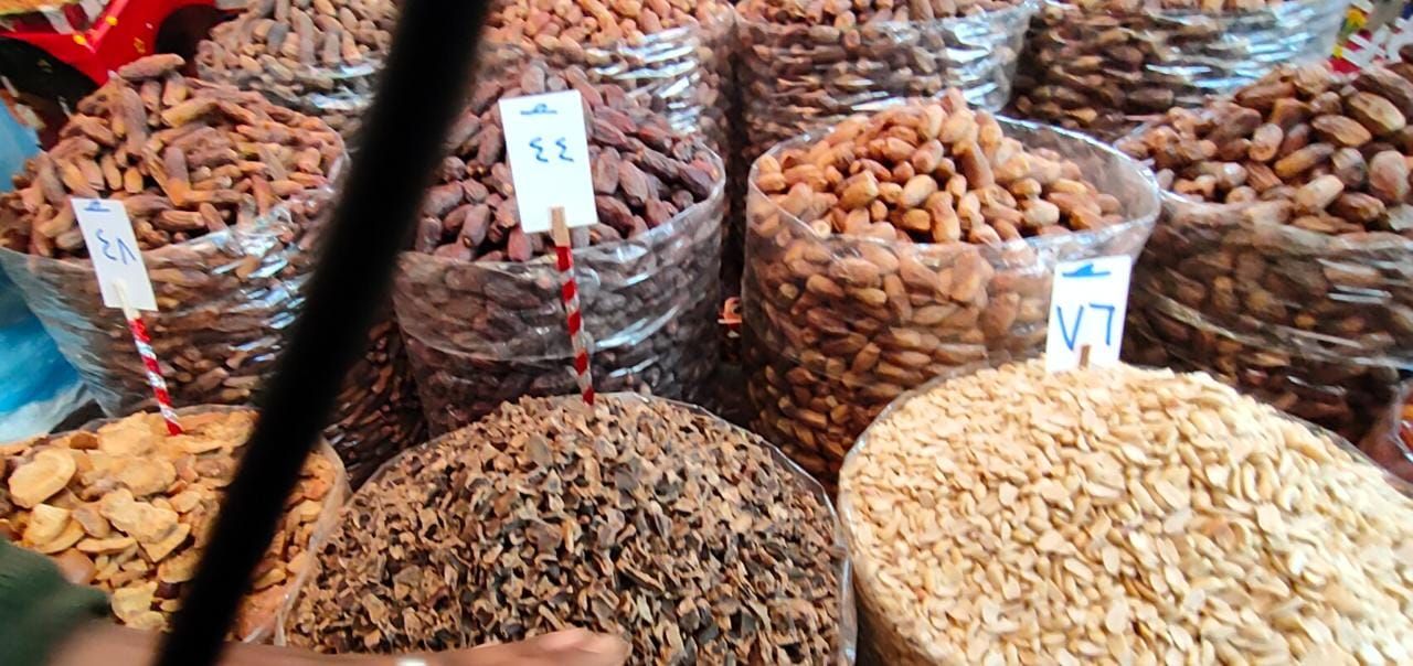 بلح الشبح والعنابي بلح الشبح والعنابي
