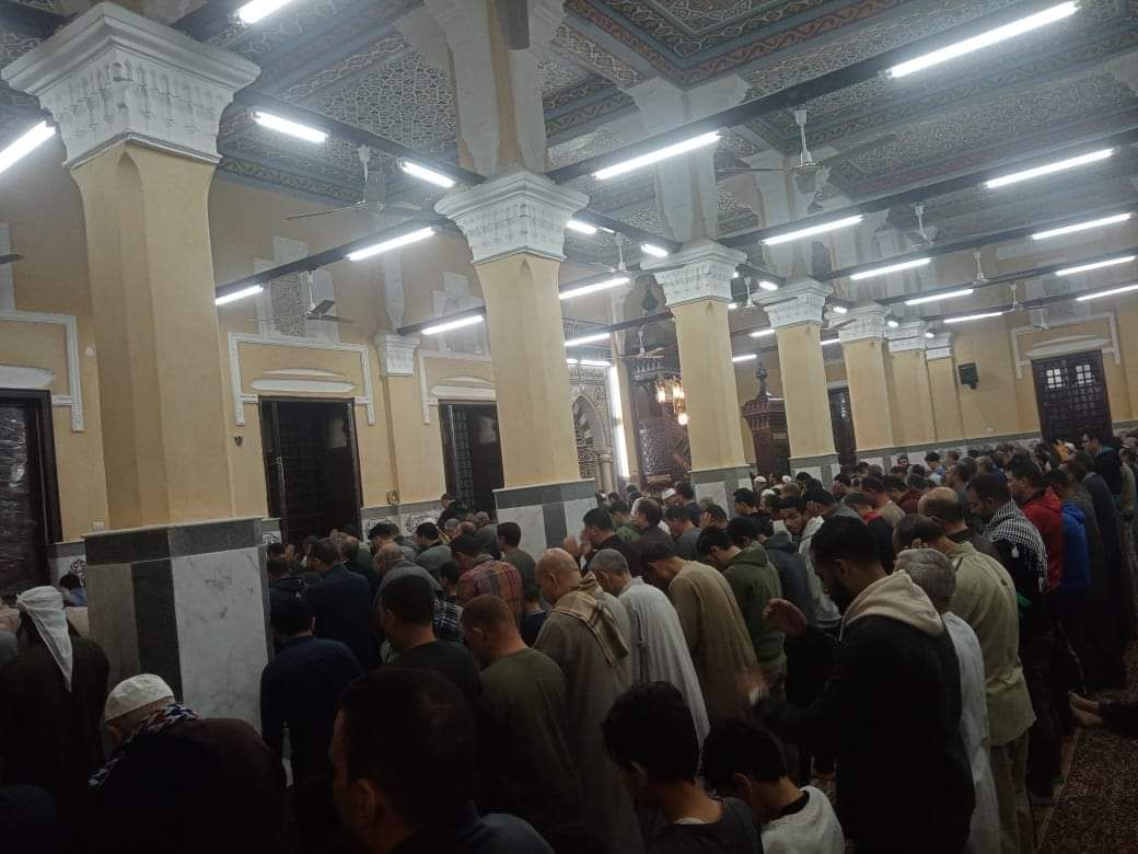 جانب من الصلاة (2) جانب من الصلاة (2)