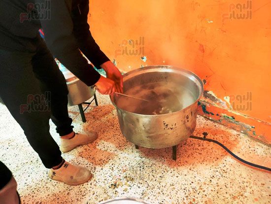 اثناء-اعداد-طبخ-الوجبات اثناء-اعداد-طبخ-الوجبات