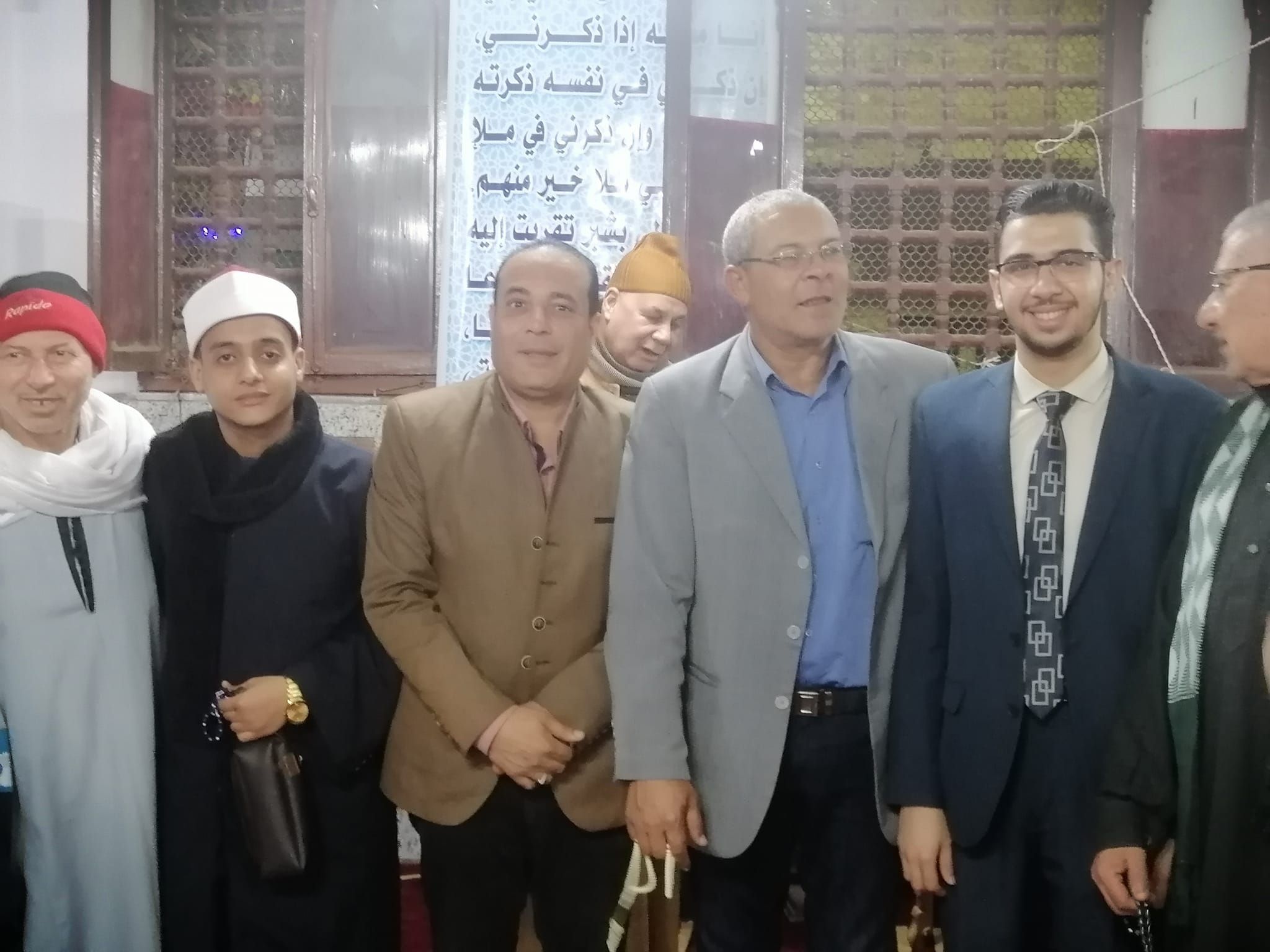 جانب من الحضور بالندوة جانب من الحضور بالندوة