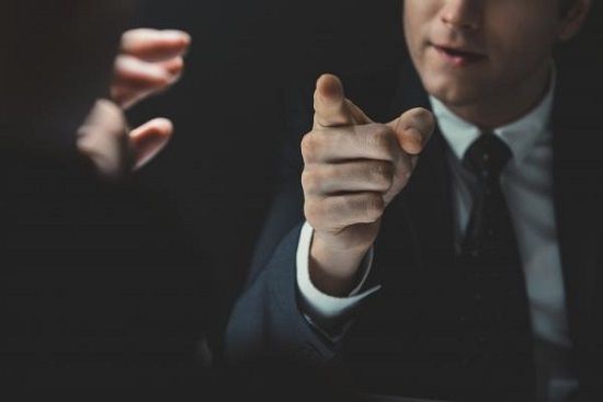 الثقة بالاخرين الثقة بالاخرين