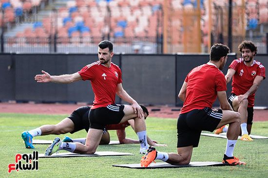 جانب من التدريبات البدنية جانب من التدريبات البدنية