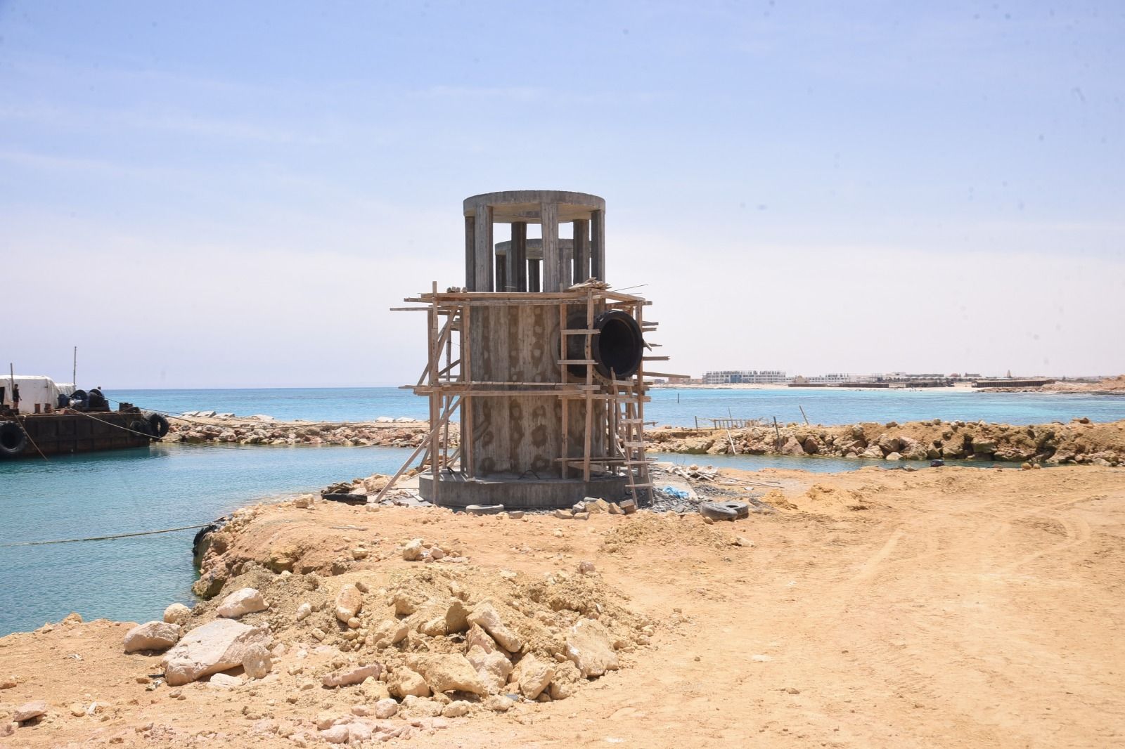 جانب من أعمال مشروعات محافظة مطروح جانب من أعمال مشروعات محافظة مطروح