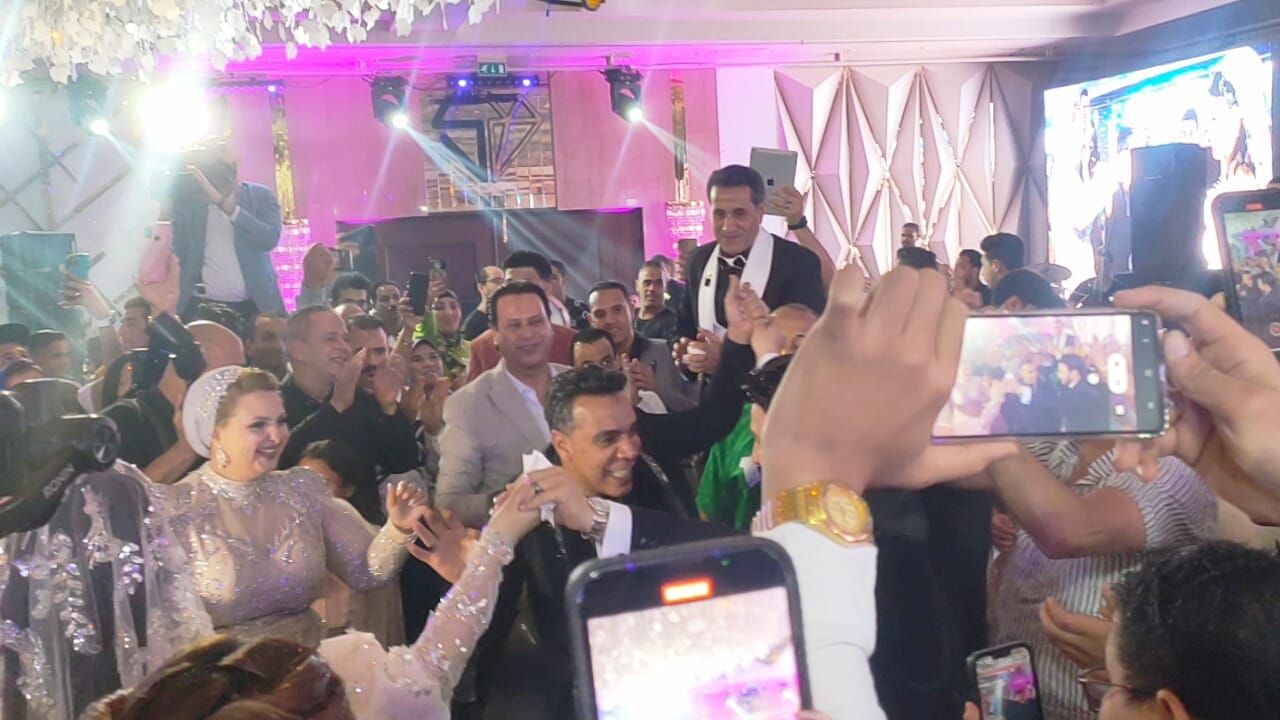 احمد شيبة يحتفل بزفاف نجله محمود بالإسكندرية (3) احمد شيبة يحتفل بزفاف نجله محمود بالإسكندرية (3)