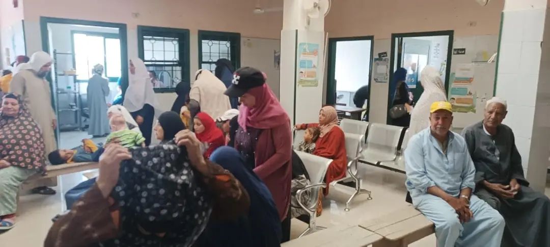 قوافل اللجنة الطبية العليا لمجلس الوزراء بالوادى الجديد (4) قوافل اللجنة الطبية العليا لمجلس الوزراء بالوادى الجديد (4)
