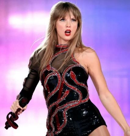 تايلور سويفت في الحفل تايلور سويفت في الحفل