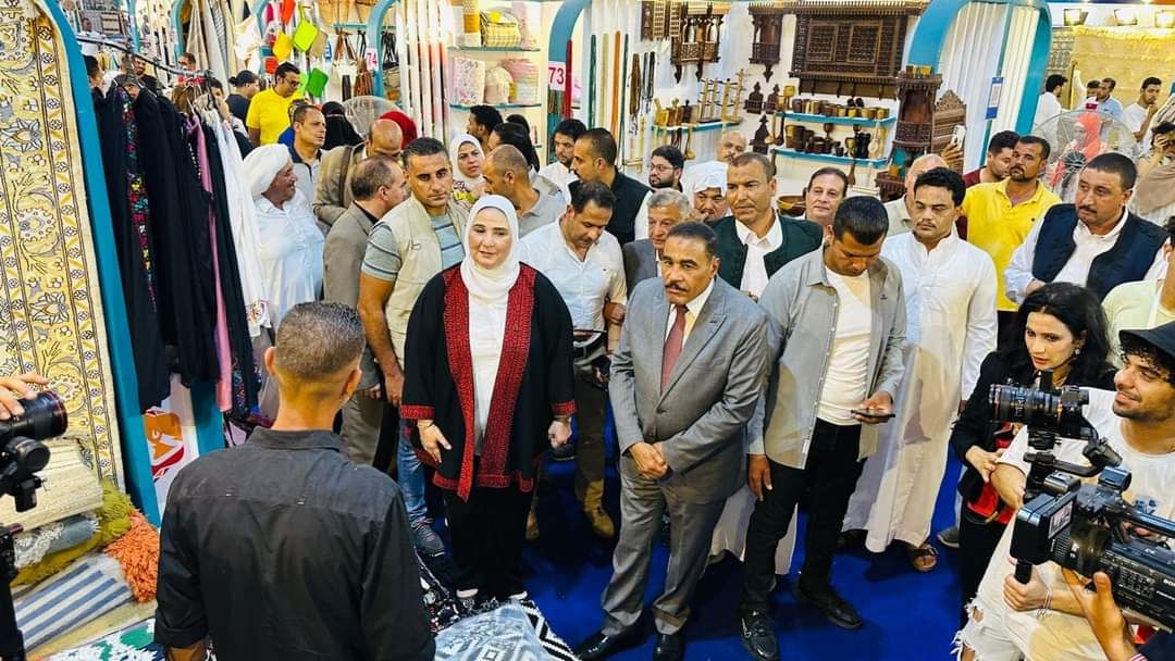 جانب من الافتتاح (1) جانب من الافتتاح (1)