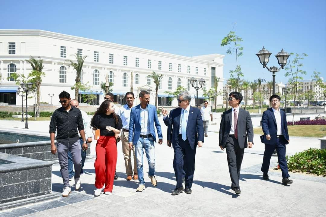 سفير كوريا الجنوبية يتجول في المدينة التراثية سفير كوريا الجنوبية يتجول في المدينة التراثية