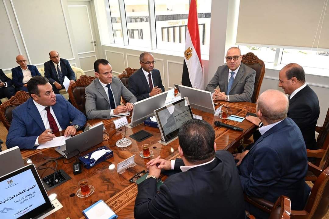 وزير الإسكان يتابع تطوير مشروع التجلي الأعظم وزير الإسكان يتابع تطوير مشروع التجلي الأعظم