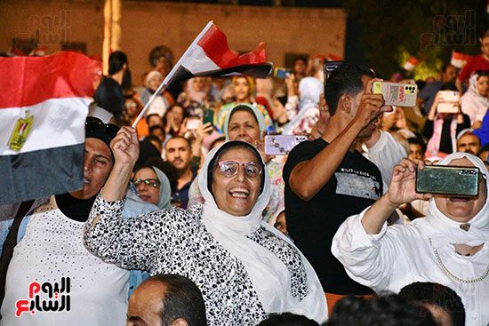 جمهور-مهرجان-القلعة-يرفع-أعلام-مصر-فى-حفل-على-الحجار-(5) جمهور-مهرجان-القلعة-يرفع-أعلام-مصر-فى-حفل-على-الحجار-(5)