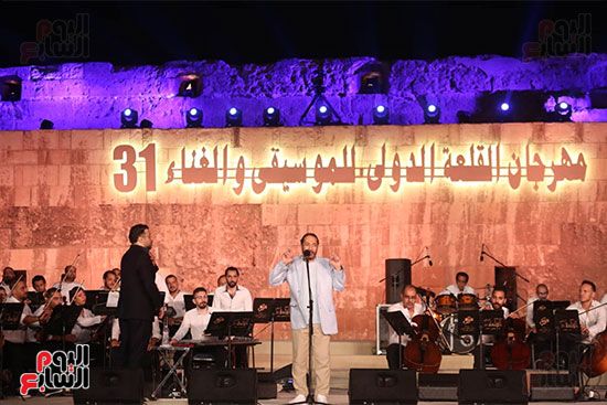 على الحجار على الحجار