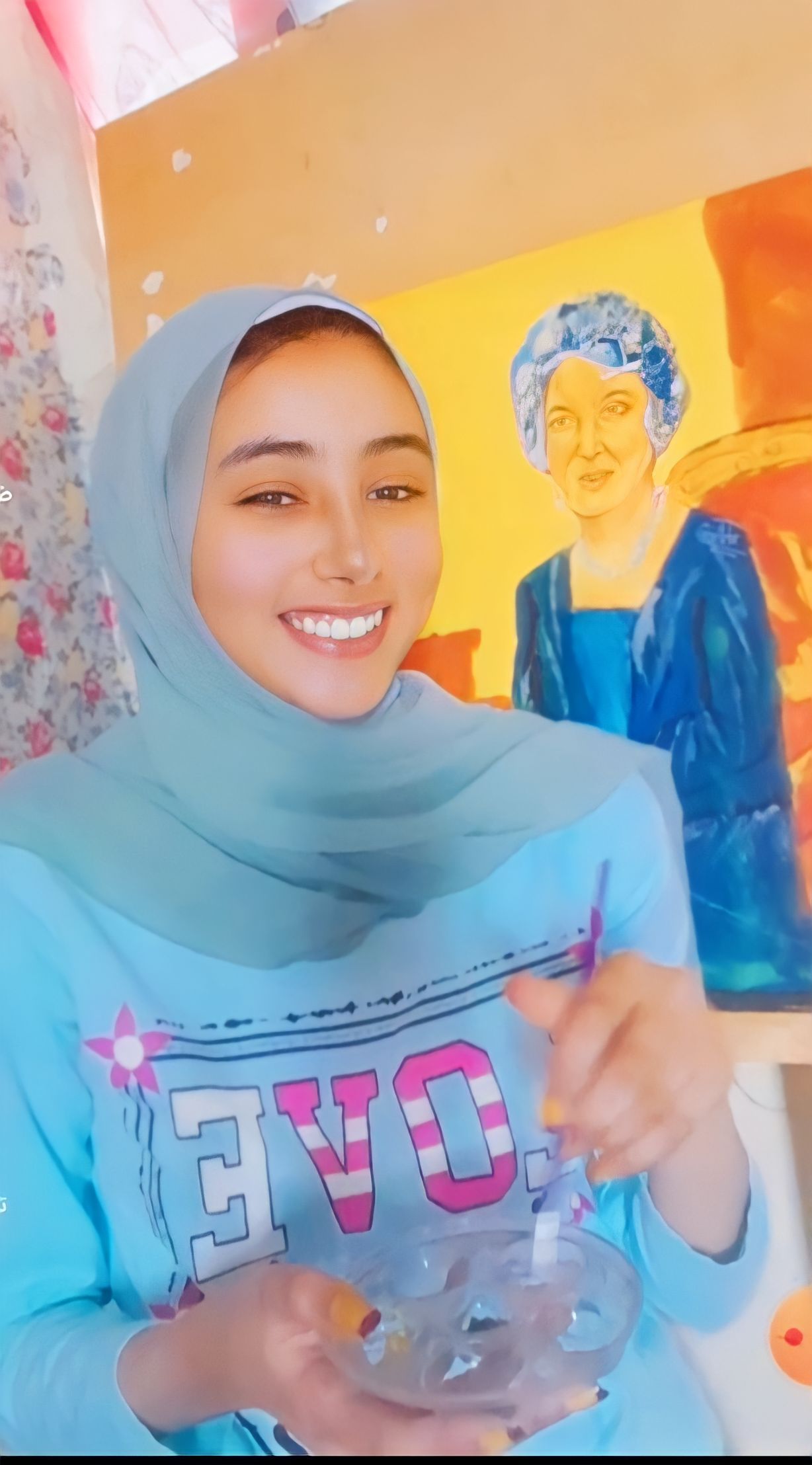 ندى ابراهيم توفيق طالبه بدرجة فنانه ندى ابراهيم توفيق طالبه بدرجة فنانه