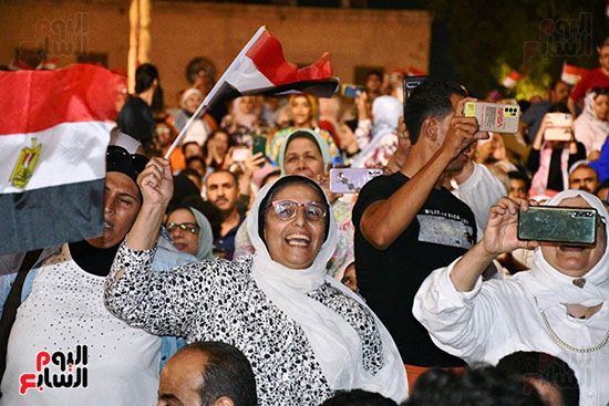 جمهور-مهرجان-القلعة-يرفع-أعلام-مصر-فى-حفل-على-الحجار-(5)