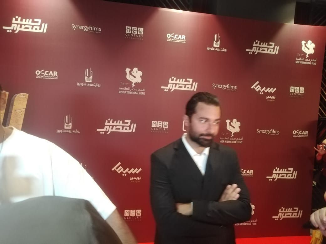 أبطال فيلم حسن المصري يحتفلون بالعرض الخاص في إحدى سينمات أكتوبر (2) أبطال فيلم حسن المصري يحتفلون بالعرض الخاص في إحدى سينمات أكتوبر (2)
