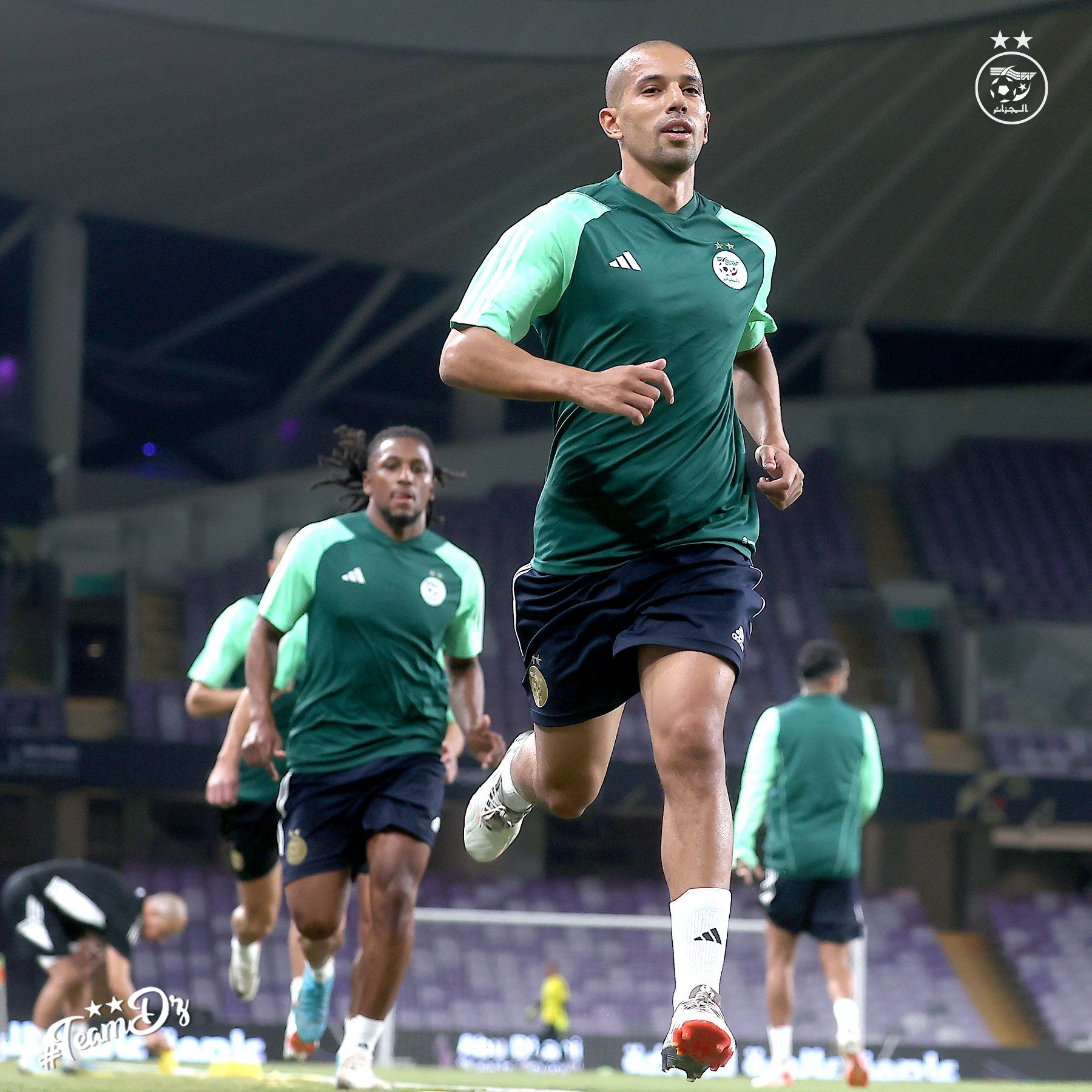 منتخب الجزائر (6) منتخب الجزائر (6)