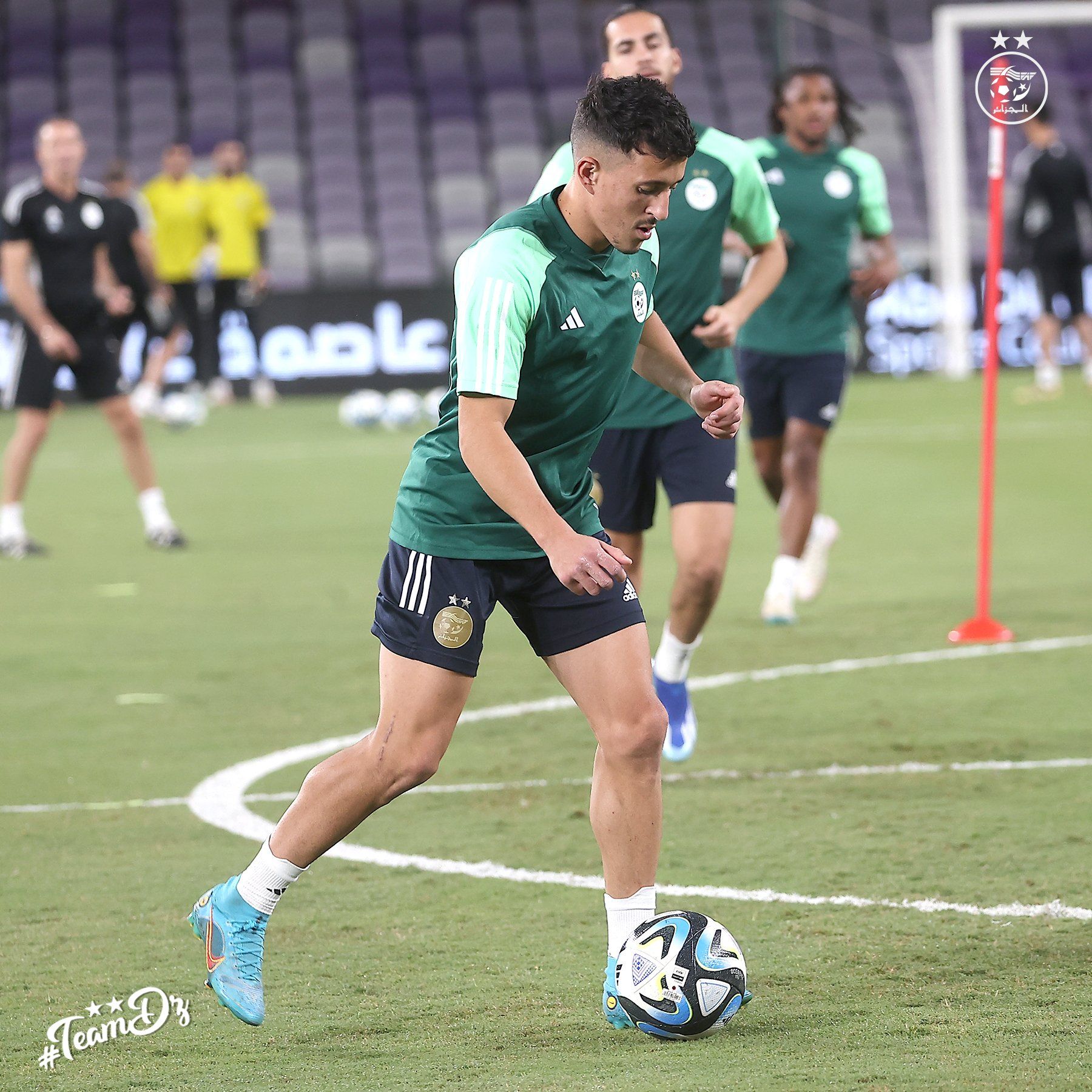 منتخب الجزائر (3) منتخب الجزائر (3)