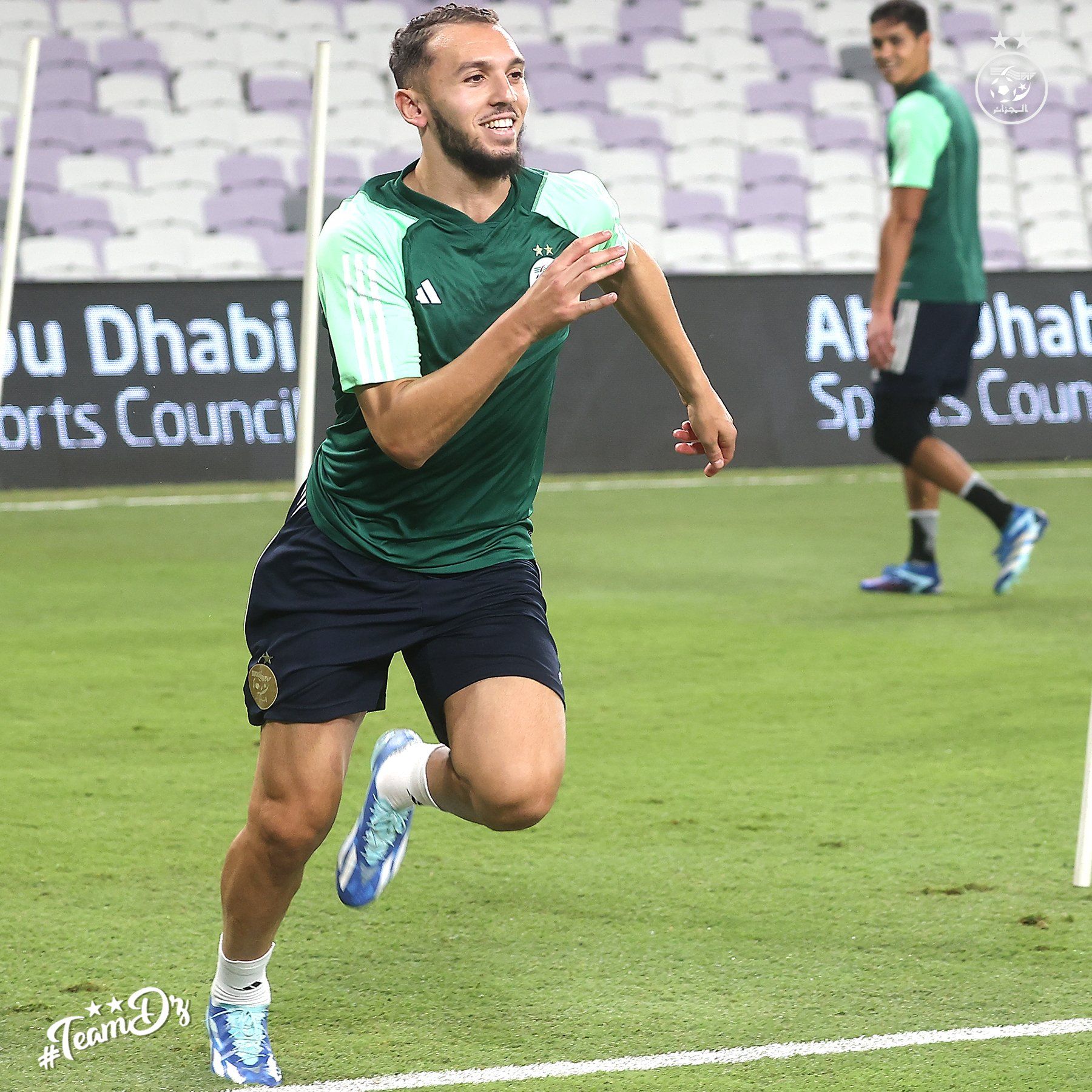 منتخب الجزائر (2) منتخب الجزائر (2)