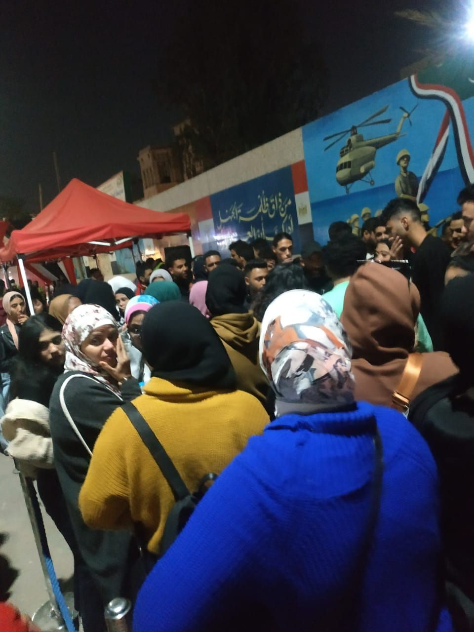 الشباب حريص على الإدلاء بأصواتهم الشباب حريص على الإدلاء بأصواتهم