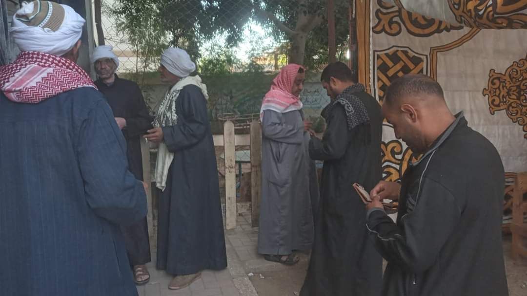 اقبال على لجان الانتخابات الرئاسية بمراكز بالمنيا (3) اقبال على لجان الانتخابات الرئاسية بمراكز بالمنيا (3)
