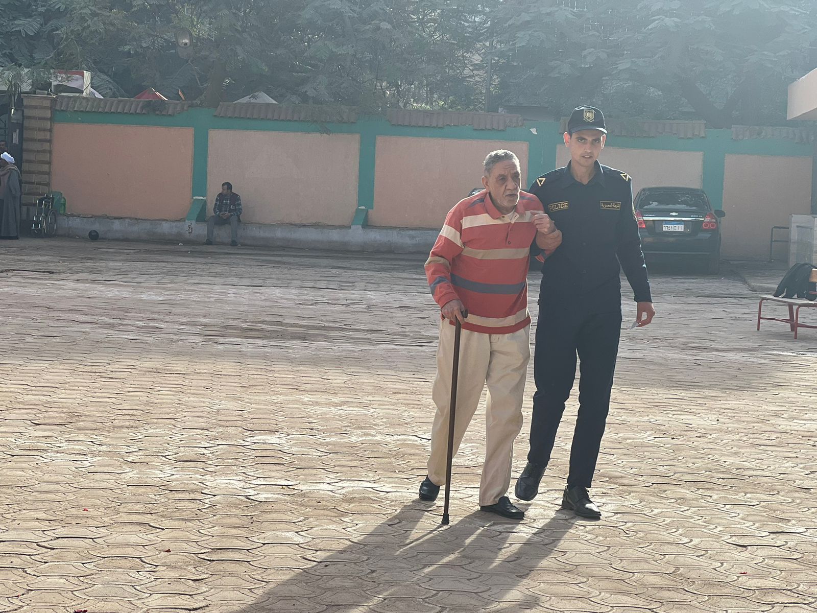 مسن يشارك بالإنتخابات الرئاسية مسن يشارك بالإنتخابات الرئاسية