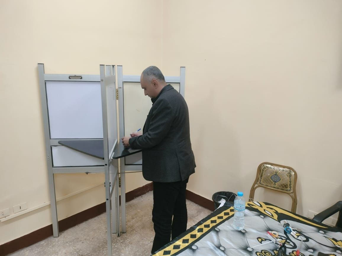 وكيل صحة الغربية يدلى بصوته في الانتخابات (3) وكيل صحة الغربية يدلى بصوته في الانتخابات (3)