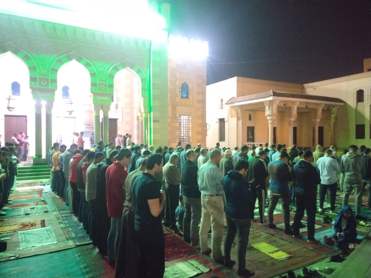المصلين بالتراويح المصلين بالتراويح