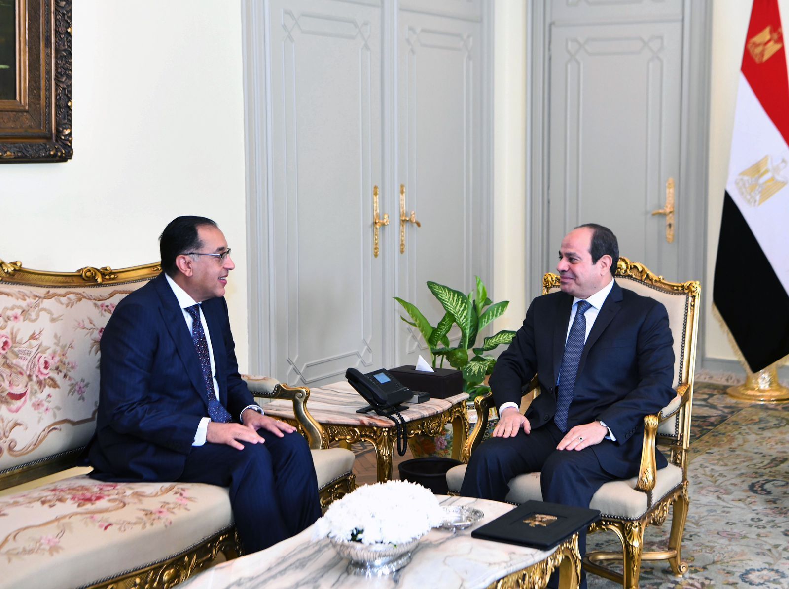 الرئيس السيسى يكلف مصطفى مدبولى بتشكيل حكومة جديدة (3) الرئيس السيسى يكلف مصطفى مدبولى بتشكيل حكومة جديدة (3)