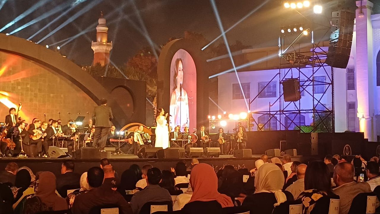 مروة ناجى تبدأ حفلها بأغنية في يوم وليلة بحفل مهرجان الموسيقى العربية (2) مروة ناجى تبدأ حفلها بأغنية في يوم وليلة بحفل مهرجان الموسيقى العربية (2)