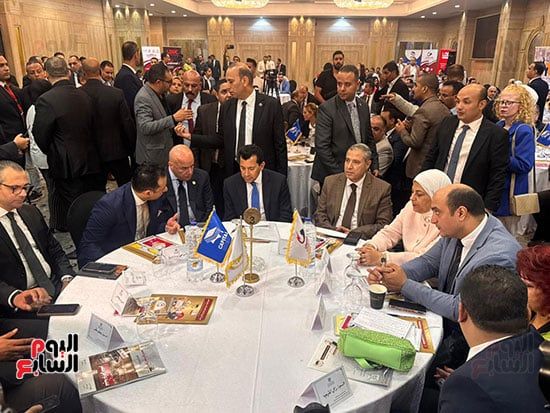 وصول وزير الشباب والرياضة لمؤتمر ريادة الأعمال والاستثمار العربي (1) وصول وزير الشباب والرياضة لمؤتمر ريادة الأعمال والاستثمار العربي (1)
