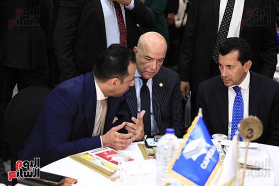 وصول وزير الشباب والرياضة لمؤتمر ريادة الأعمال والاستثمار العربي (5) وصول وزير الشباب والرياضة لمؤتمر ريادة الأعمال والاستثمار العربي (5)