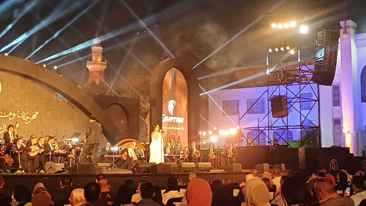 مروة ناجى تبدأ حفلها بأغنية في يوم وليلة بحفل مهرجان الموسيقى العربية (3) مروة ناجى تبدأ حفلها بأغنية في يوم وليلة بحفل مهرجان الموسيقى العربية (3)