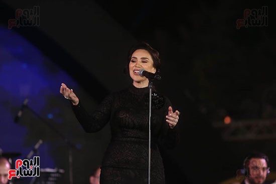 مى فاروق تطرب الجمهور مى فاروق تطرب الجمهور