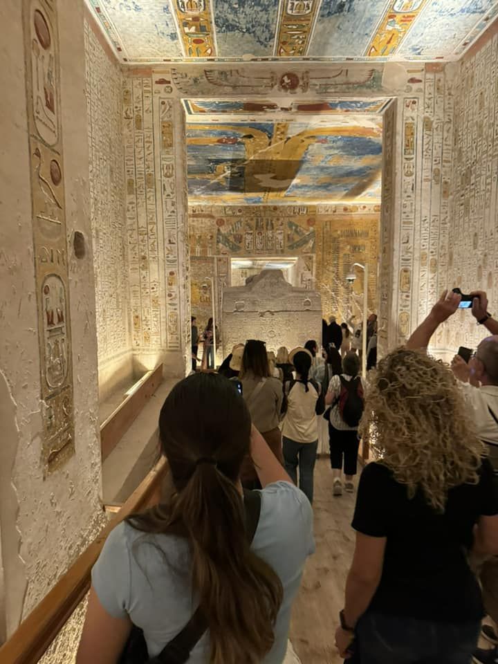 التوافد المميز من سياح العالم فى المقابر الفرعونية التوافد المميز من سياح العالم فى المقابر الفرعونية