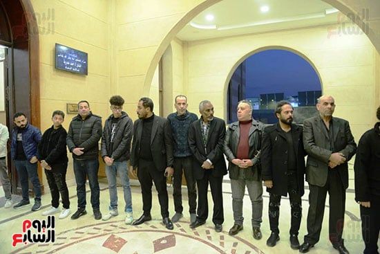 أشرة الفنان أحمد عدوية تستقبل العزاء أشرة الفنان أحمد عدوية تستقبل العزاء