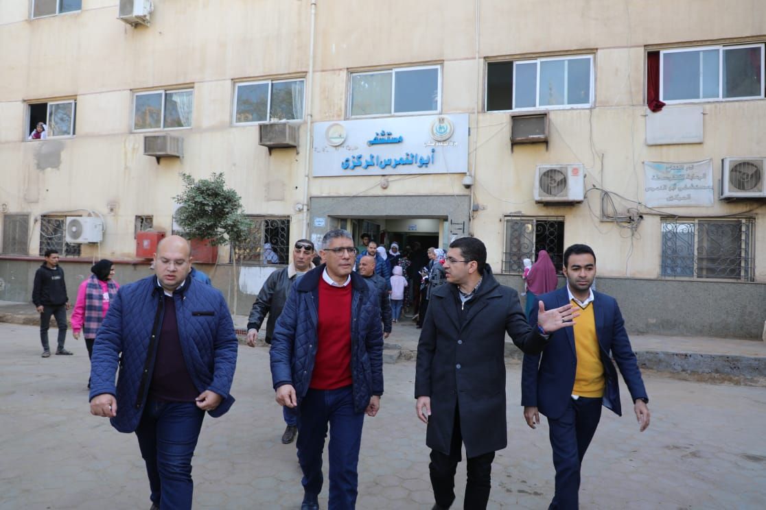 محافظ الجيزة يتفقد مستشفى أبو النمرس المركزي محافظ الجيزة يتفقد مستشفى أبو النمرس المركزي