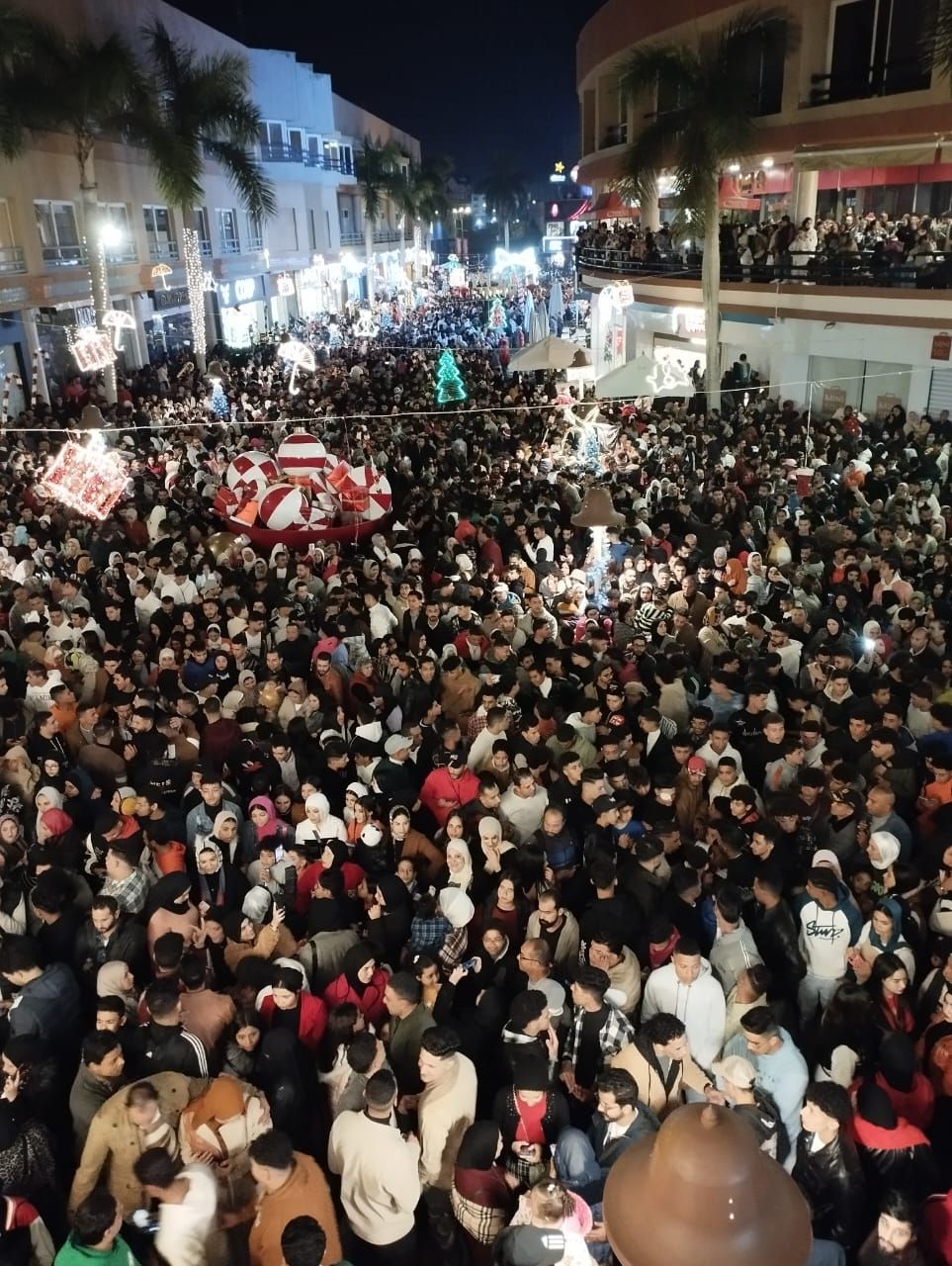 جانب من الاحتفالات (2) جانب من الاحتفالات (2)