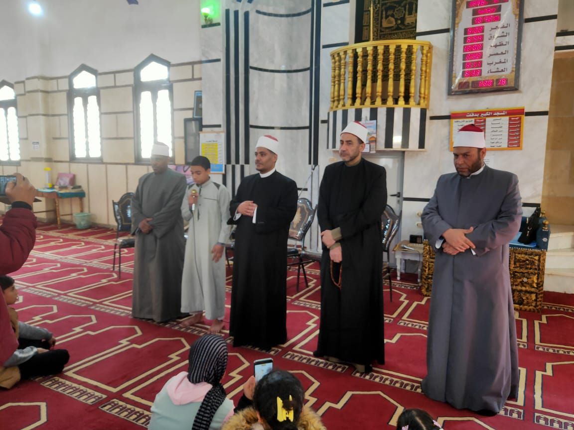 أحمد محمد عبدالله طفل متميز في القراءة أحمد محمد عبدالله طفل متميز في القراءة