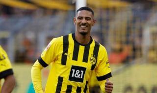 بعد تعافيه من السرطان.. هالر يفتتح رصيده التهديفي مع دورتموندافتتح المهاجم الدولي العاجي سيباستيان هالر رصيده التهديفي مع فريقه بوروسيا دورتموند بعد ثلاثة أسابيع من تعافيه من سرطان الخصيتين، وذلك عندما سجّل ...
