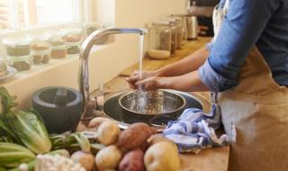 اقتصاد الحكم على زوج بدفع 200 ألف يورو لطليقته بسبب ربع قرن من الأعمال المنزليةالمحكمة تستند إلى قيمة الحد الأدنى للأجور طوال فترة زواجهما