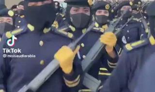 #فيديو | فرح وسعادة ولحظات لا تُنسى.. مجندات سعوديات يحتفلن مع أسرهن بالتخرج