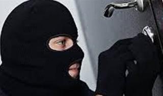 بأسلوب كسر الباب.. القبض على لص المساكن في المرج