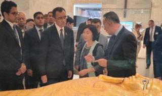 رئيس مجلس الشيوخ ببرلمان جمهورية كازاخستان والوزراء يزورون المتحف القومي للحضارة